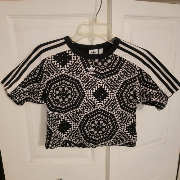 Adidas crop graphic print tee - Picture 3 of 6